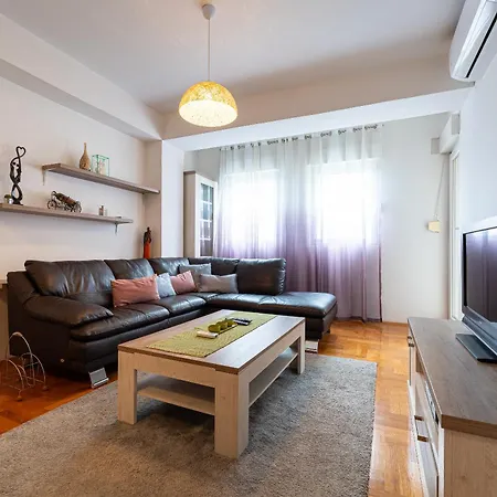 Spacious Two Bedroom Apartment