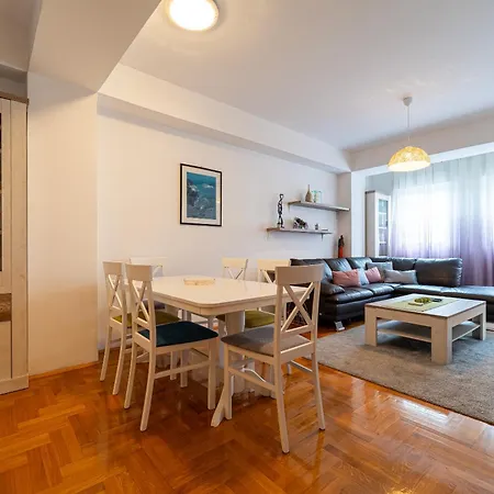 Apartment Spacious Two Bedroom Podgorica