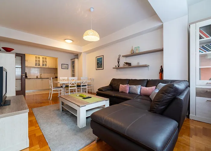 Spacious Two Bedroom * Podgorica