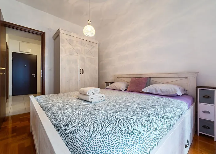 Appartement Spacious Two Bedroom *