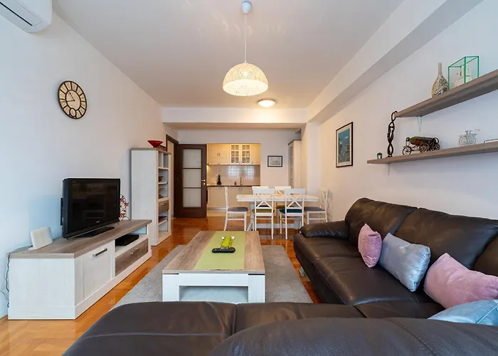 Appartamento Spacious Two Bedroom Podgorica