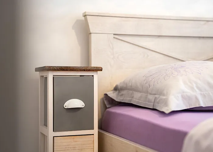 Spacious Two Bedroom Appartamento *