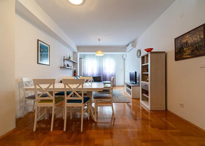 Spacious Two Bedroom * Podgorica